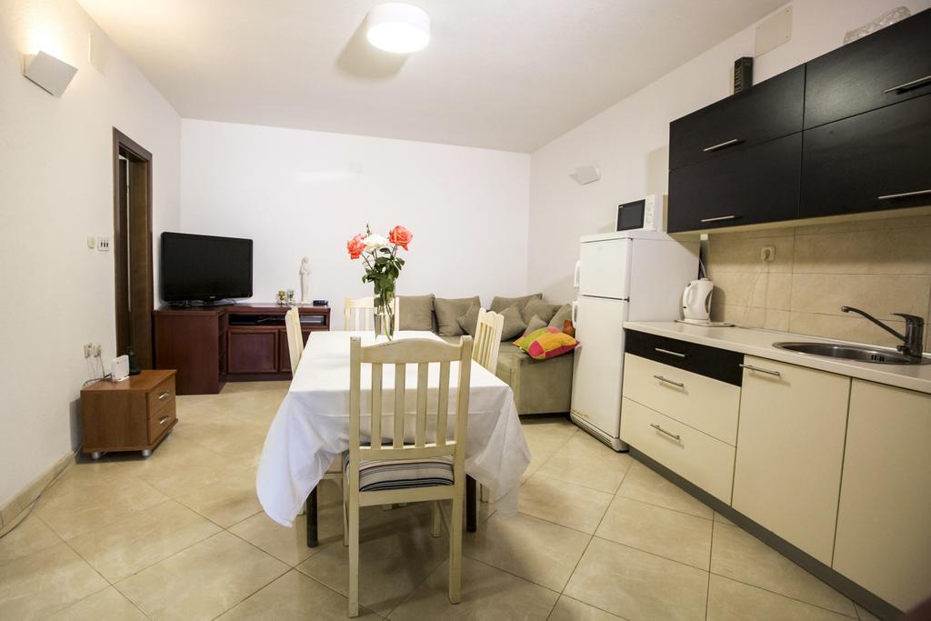 Apartments Bago Trogir Luaran gambar